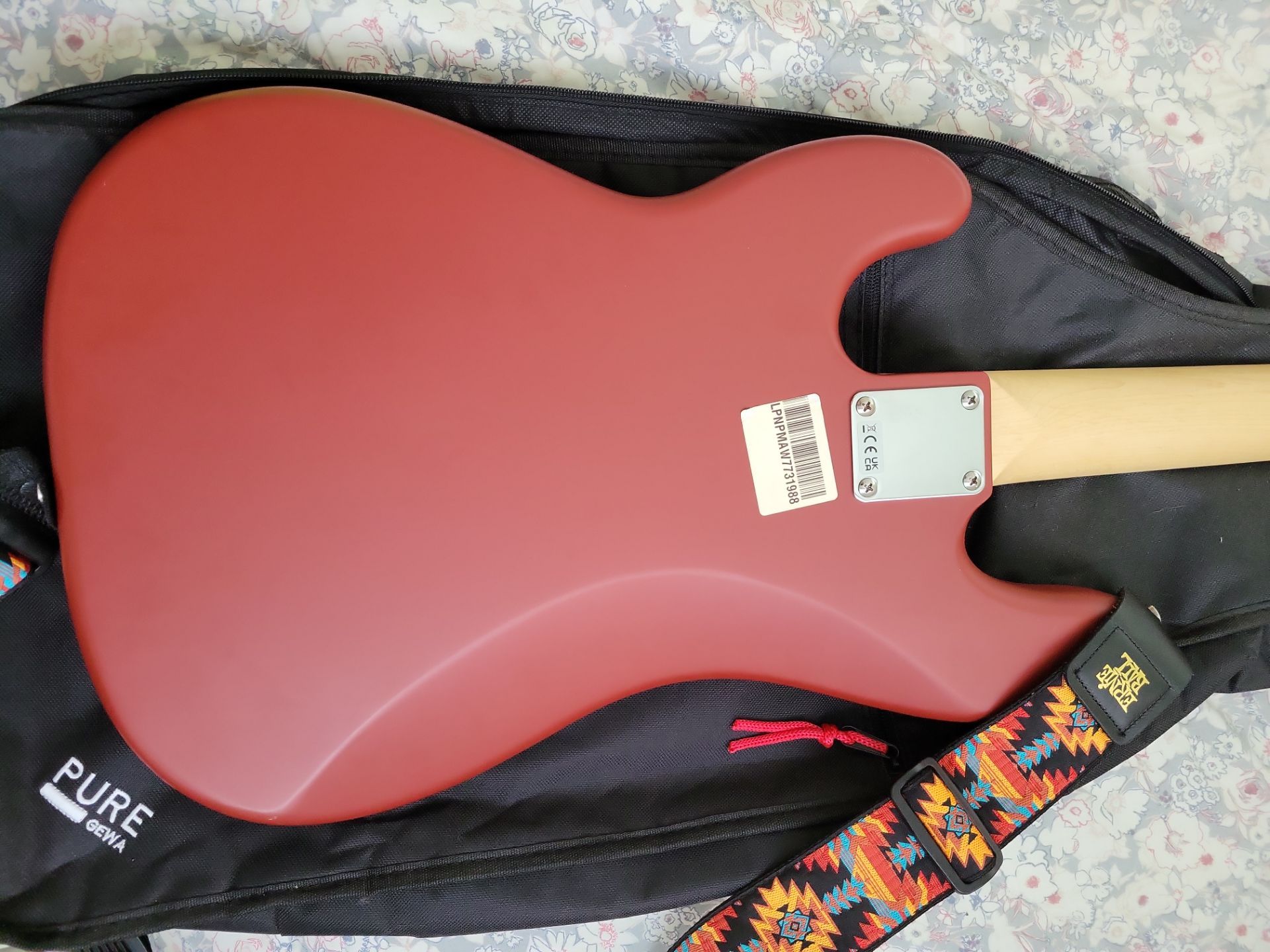 Squier Precision Bass with carrying case - photo 3