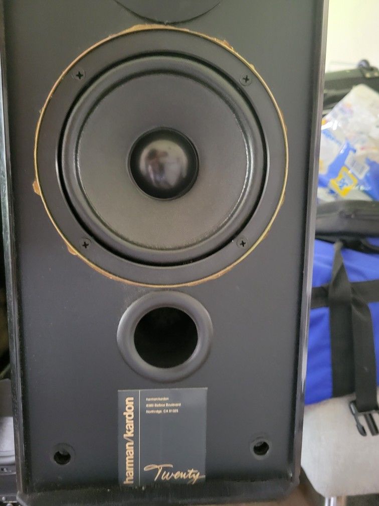 Harman Kardon Twenty Speakers And Sub Woofer