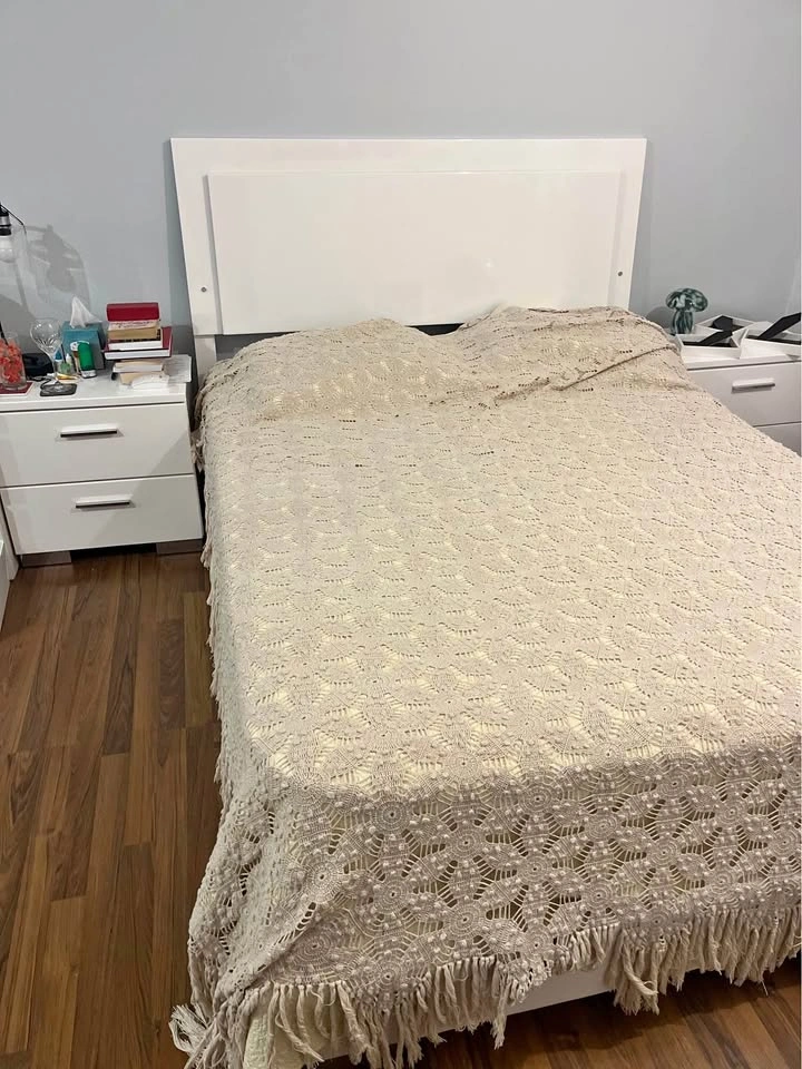 Bed set, bookshelf and storage box