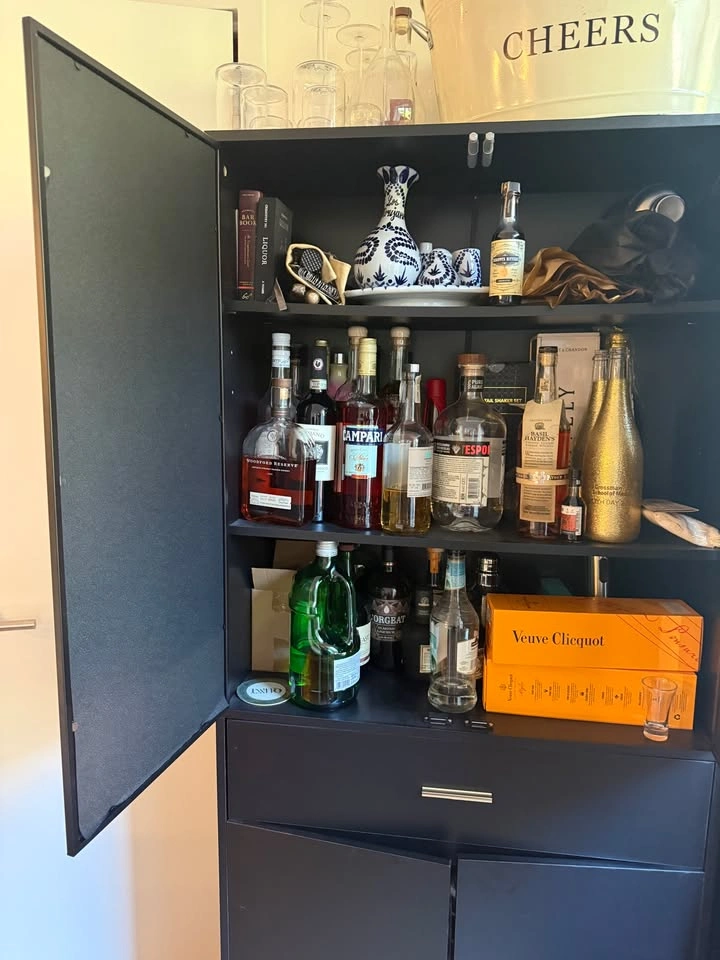 Black Hutch - photo 2