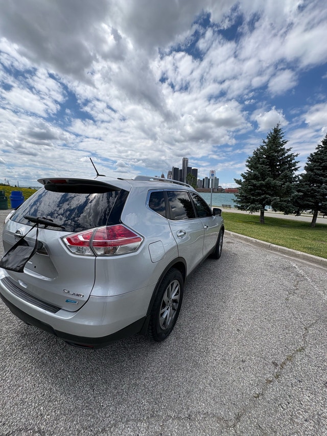 2015 Nissan Rogue AWD – AS IS - photo 3