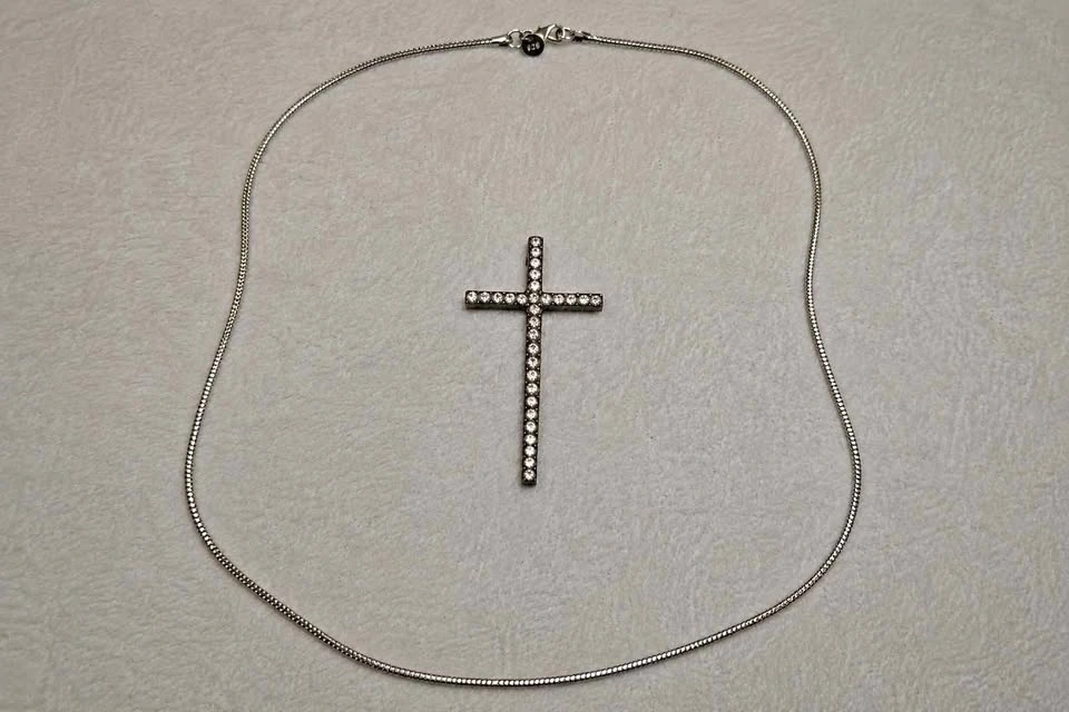 925 Sterling Silver Cross Pendant and Necklace