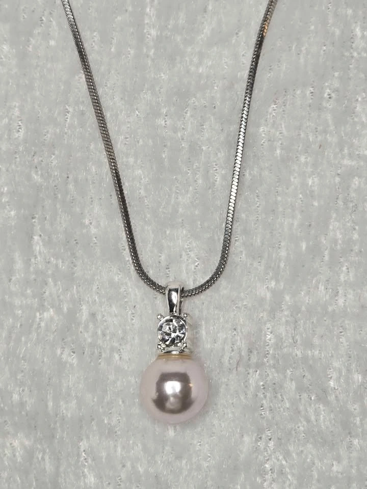2pc Pink Pearl Necklace & Pearl Pendant $20 Firm - photo 3
