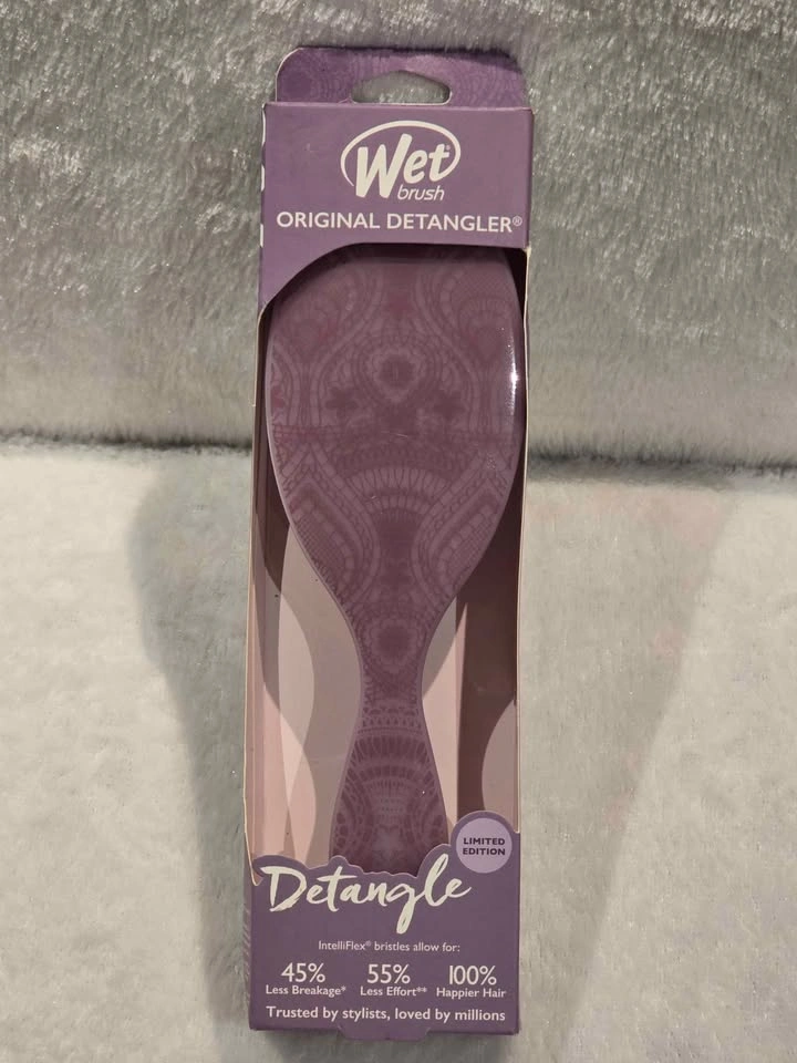 Wet Brush Detangler & 4 Scrunchies Hair Bundle - photo 3