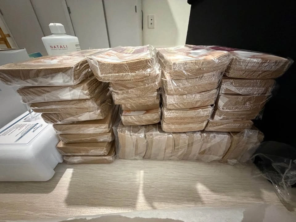 Non Woven Wax Strips (33 packs) AND Wax Spatulas - photo 2