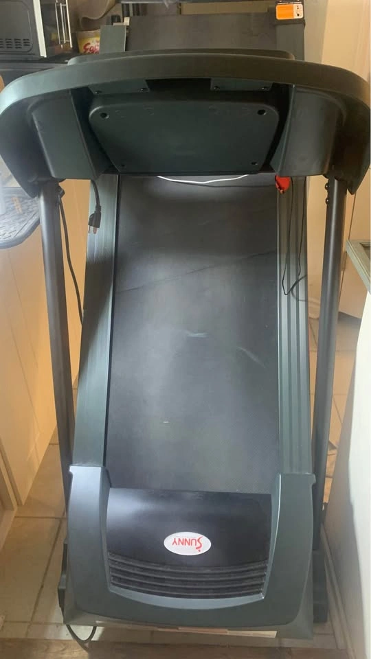 15-level auto incline Treadmill - rarely used - photo 3