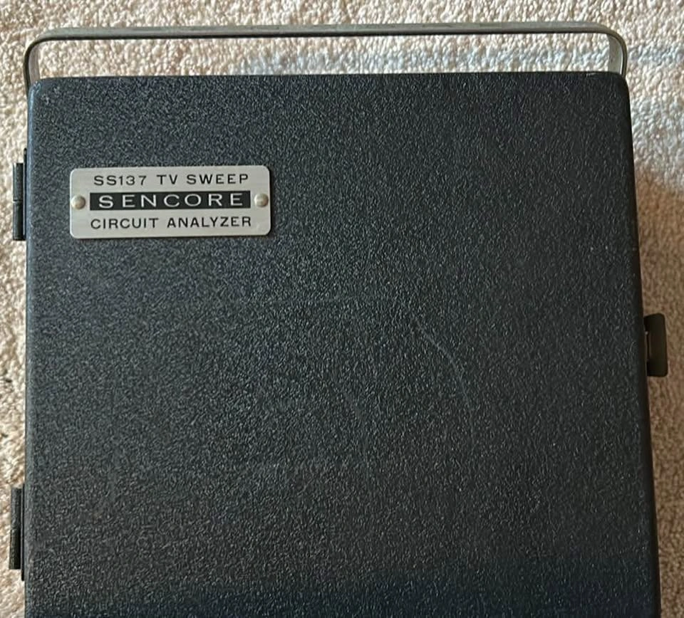 Sencore SS137 Sweep Analyzer - photo 4
