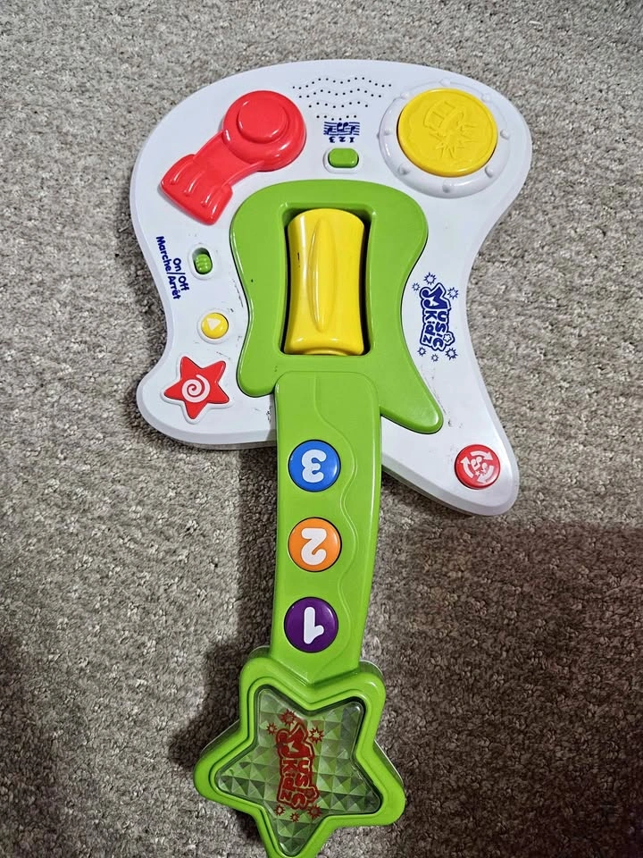 Music Kidz Toy Guitar🏈