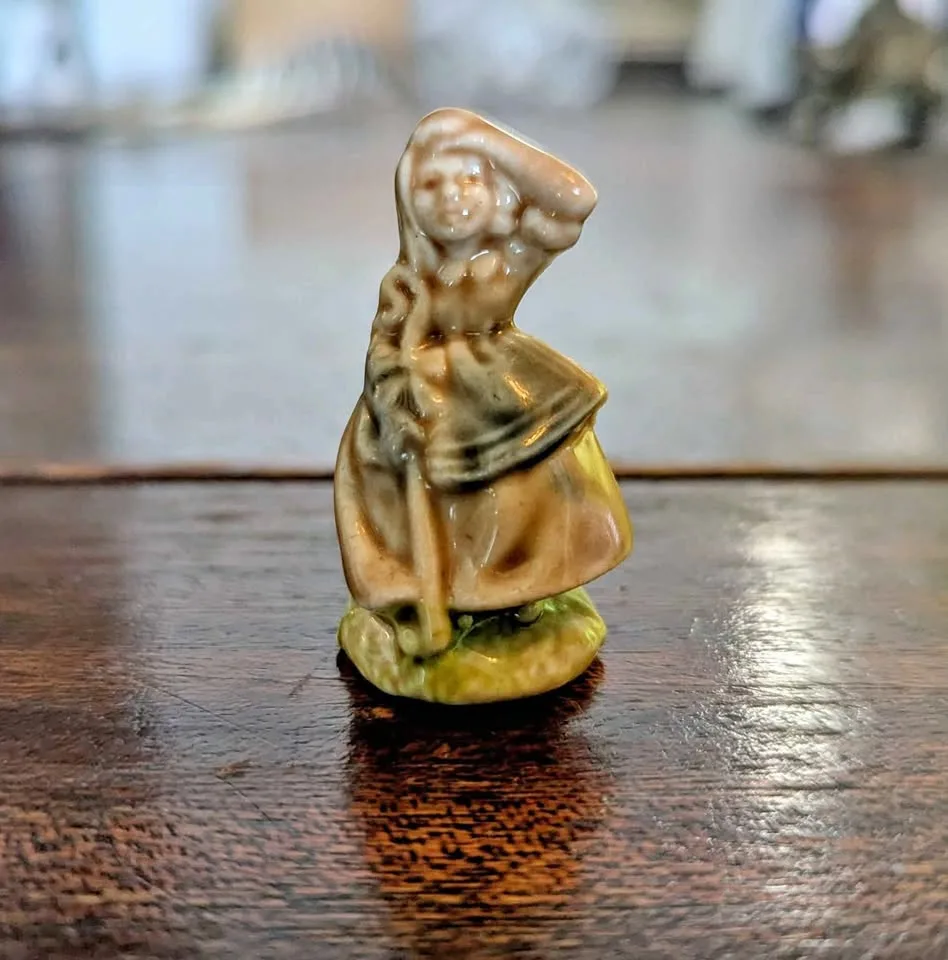 Vintage Wade Whimsies England - Little Bo Peep thumbnail