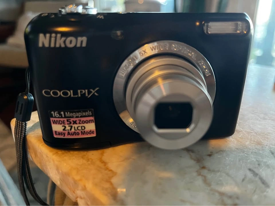 Nikon Coolpix L27 16.1MP Digital Camera Bundle - photo 2