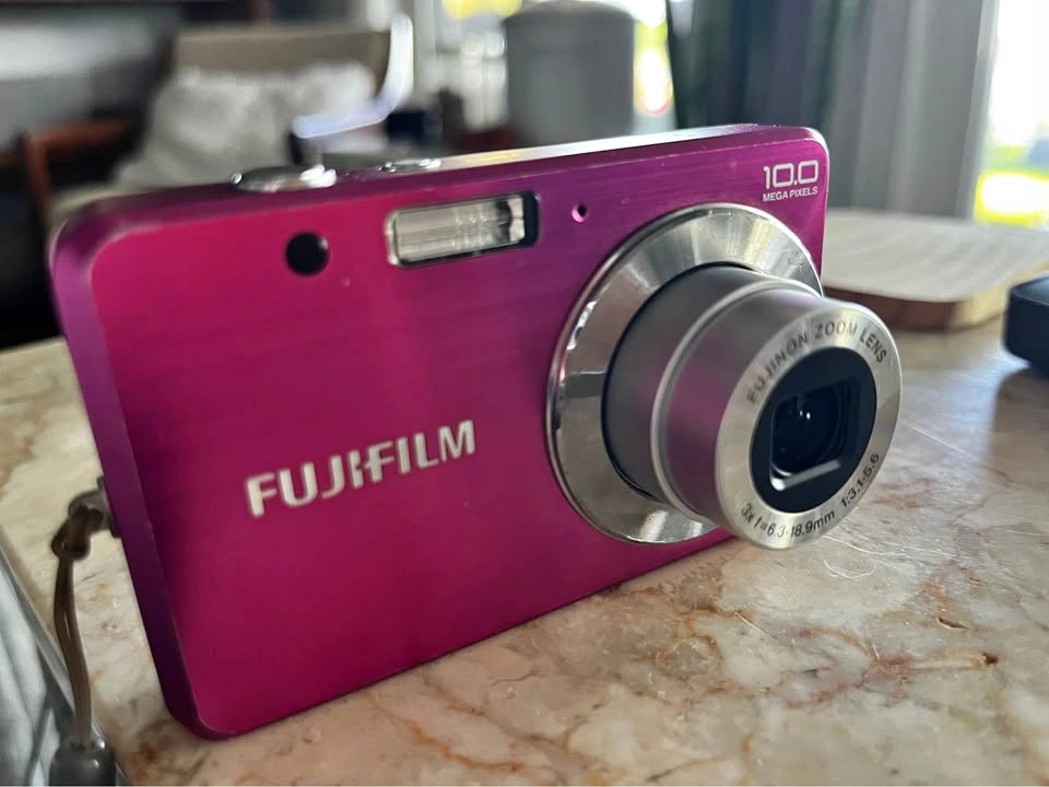 Pink Fujifilm FinePix J20 For Parts + BC-45A Charger & Battery