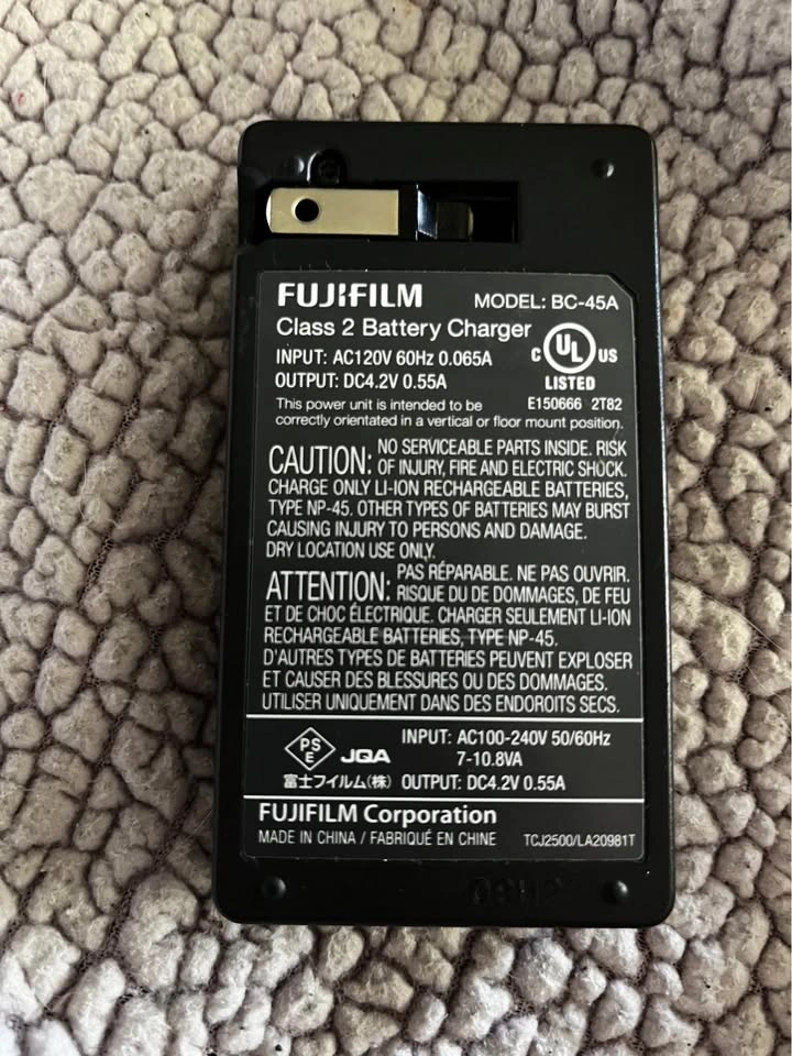 Pink Fujifilm FinePix J20 For Parts + BC-45A Charger & Battery - photo 3