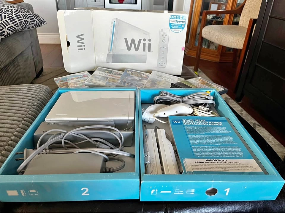 Nintendo Wii Bundle In Box (GameCube Compatible)