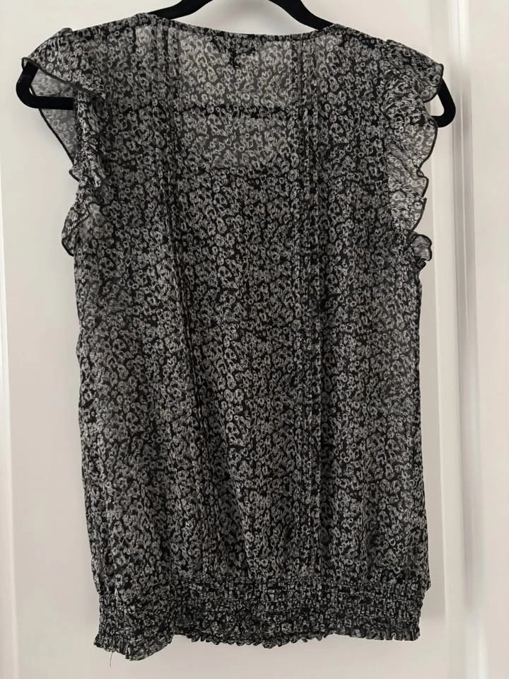 EXPRESS Women's Ruffle Sleeve Blouse ~ Small ⚽️ - photo 2