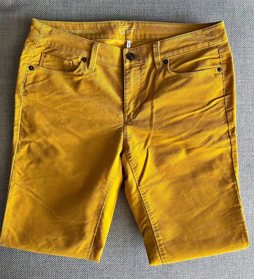 LOFT Modern Straight Corduroy Pants ~ Size 6 Petite ⚽️