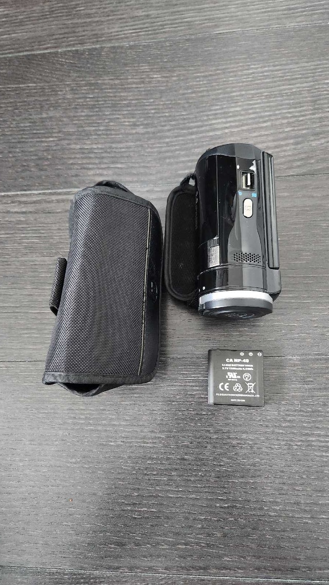 HP V5061u Digital Camcorder – Excellent Condition - photo 5