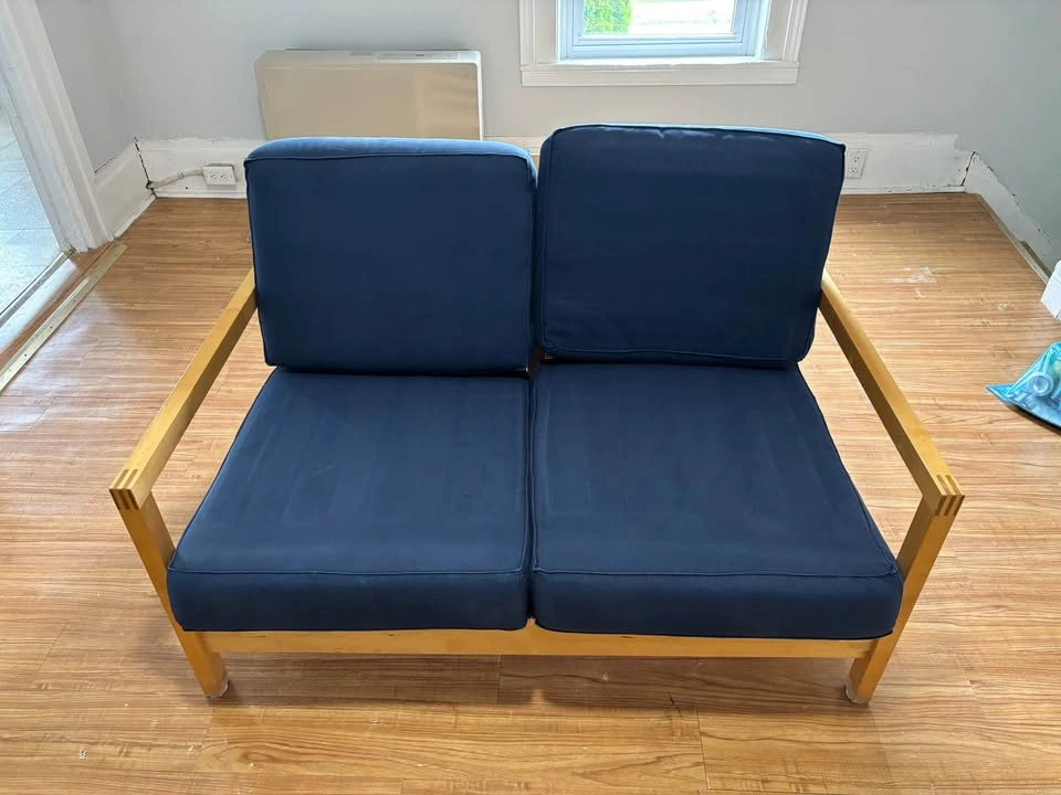 Wooden Loveseat with Navy Blue Cushions - photo 5