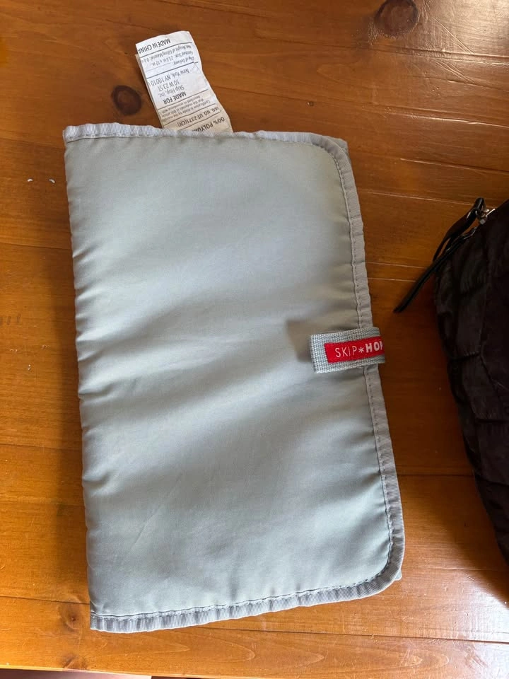 Black Skip Hop Diaper Bag - photo 3