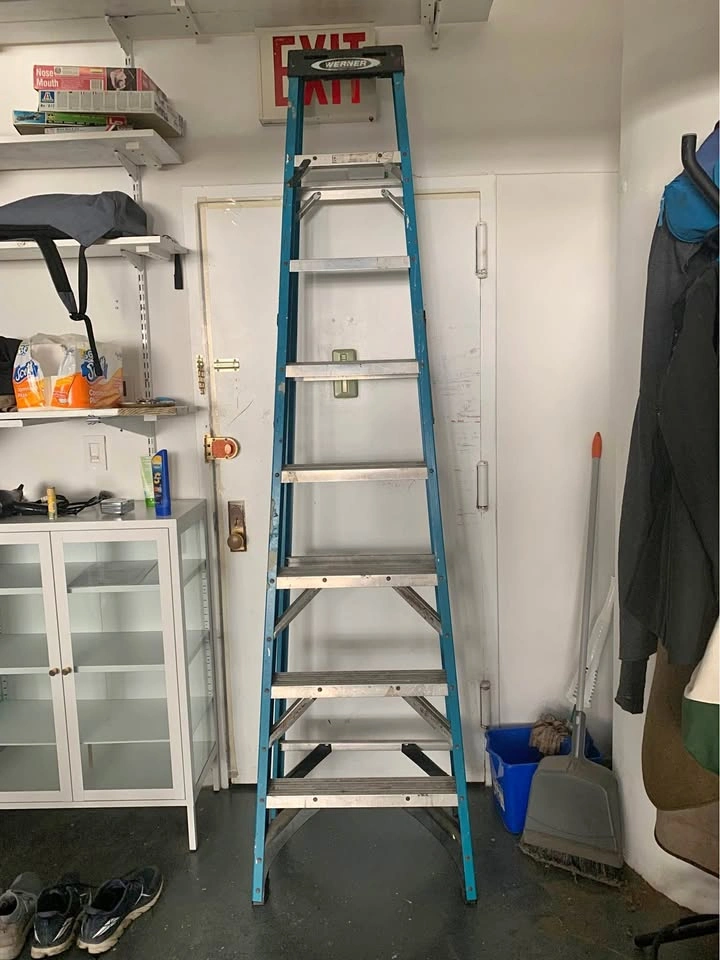 Werner 8ft Aluminum Step Ladder 250lb Duty Rating Used