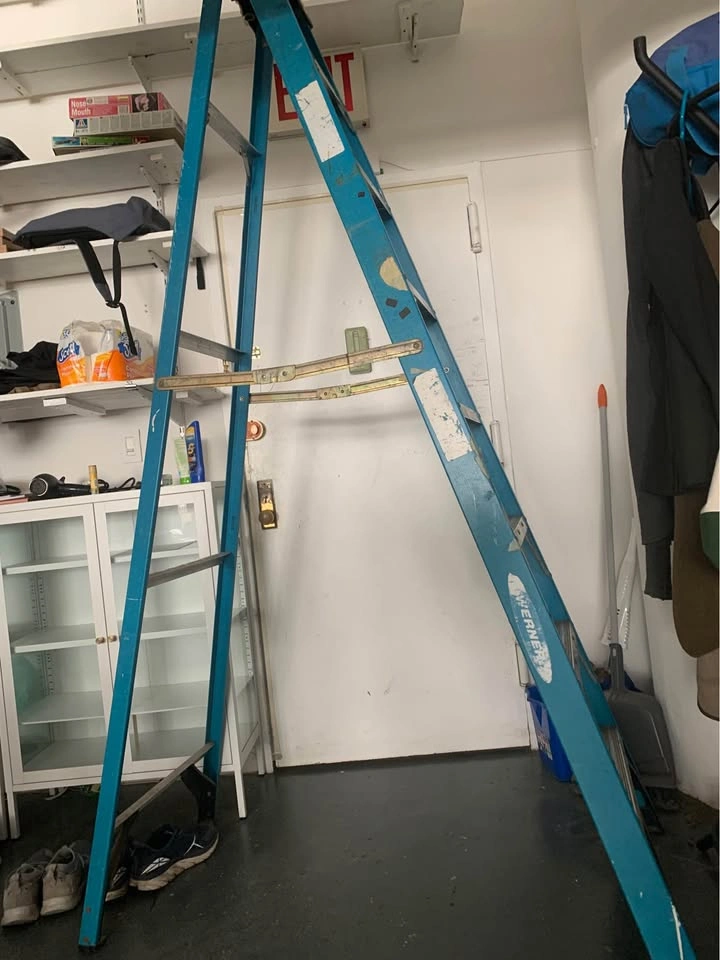 Werner 8ft Aluminum Step Ladder 250lb Duty Rating Used - photo 3