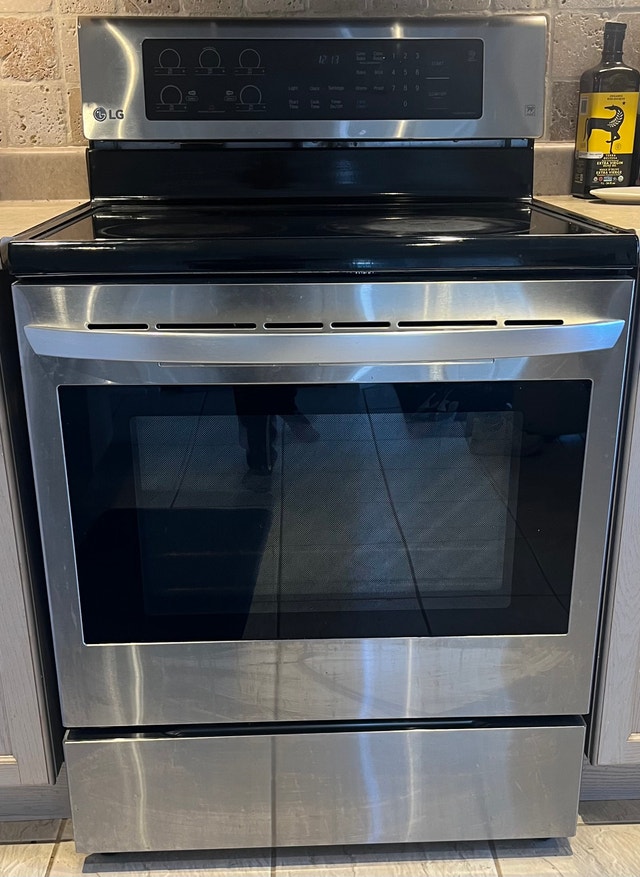 LG 3-Piece Stainless Steel Appliance Set - photo 3