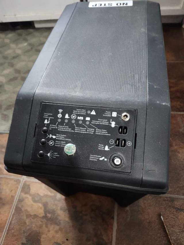 Pentair Myers Battery Backup Sump Pump System - photo 5