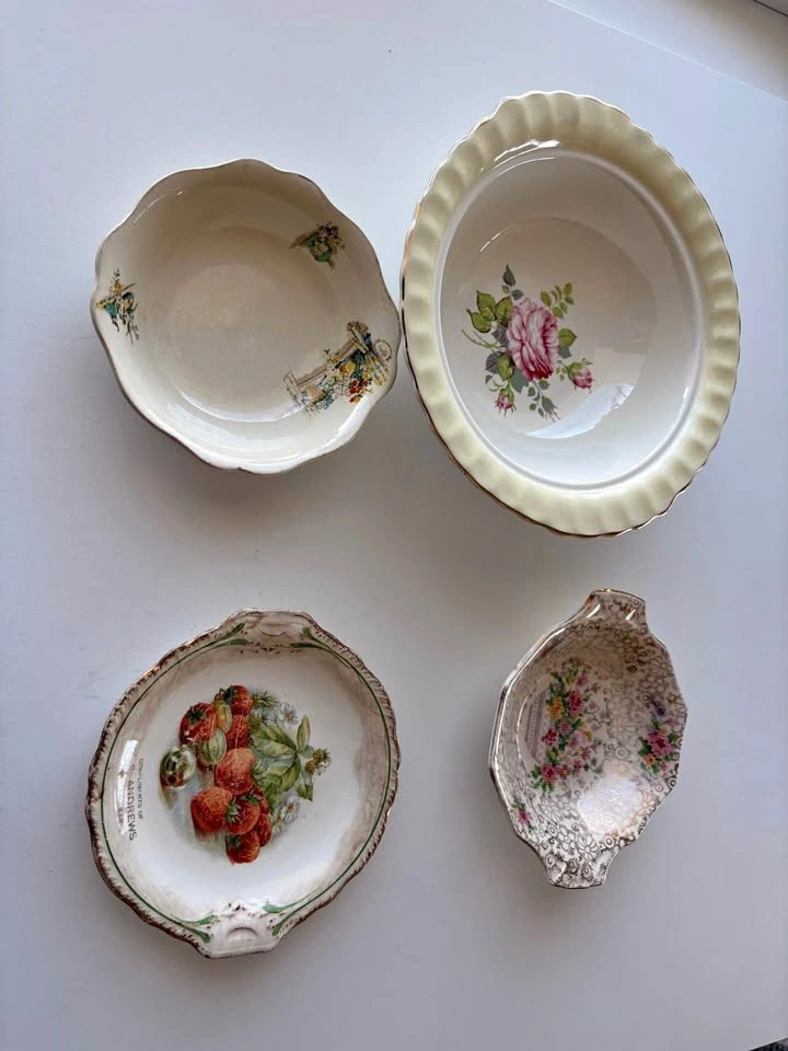 Vintage Floral and Fruit Ceramic Big and small Bowls - Set of 4