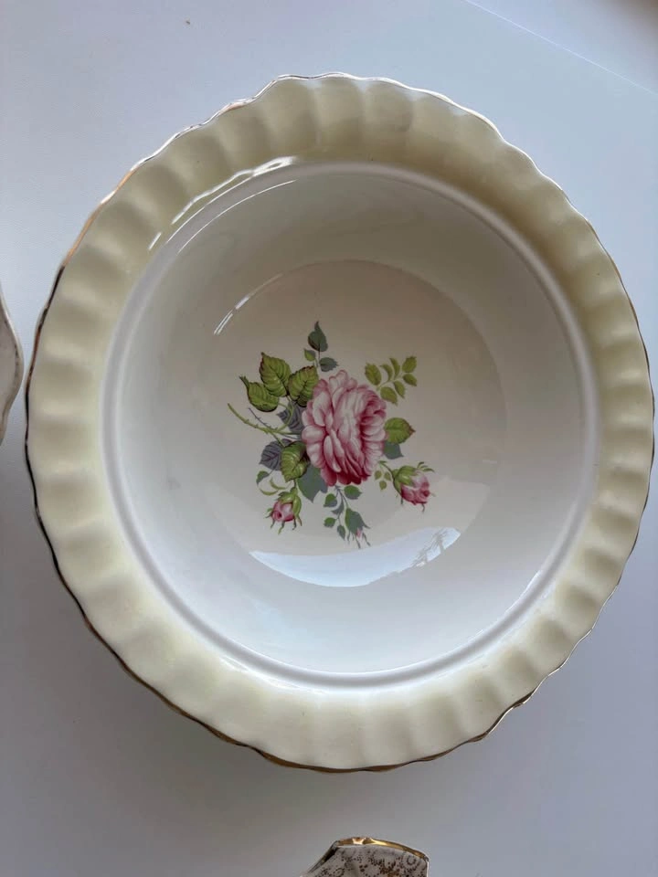 Vintage Floral and Fruit Ceramic Big and small Bowls - Set of 4 - photo 3