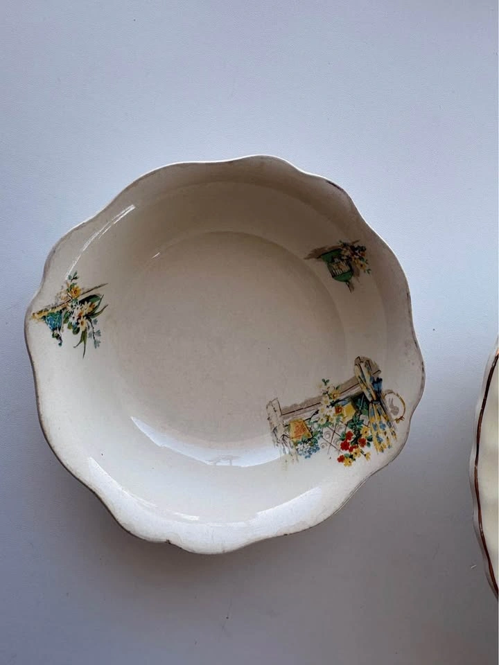 Vintage Floral and Fruit Ceramic Big and small Bowls - Set of 4 - photo 4