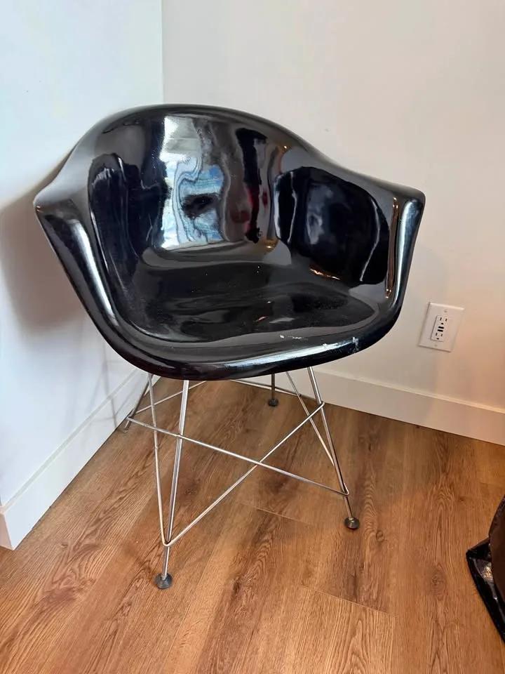 Modern Black Accent Chair / Dining Chair