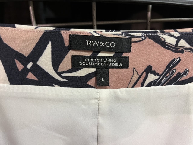 RW&CO Short Floral Skirt, Size 6 - photo 3