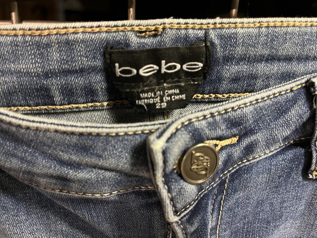 Bebe Denim Capri Blue Jeans, Size 29 - photo 3