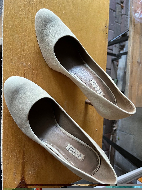Ladies ECCO Pumps. Size 40 (9). Light beige - photo 2