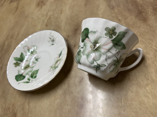 Royal Kendal Teacup and Saucer - photo 2