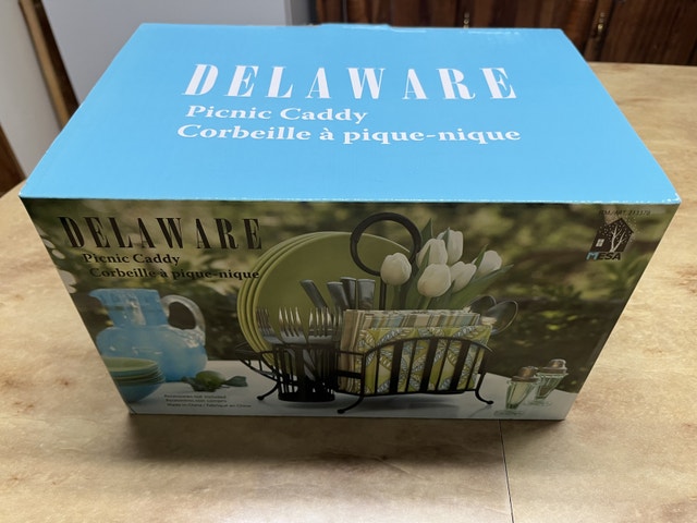 Delaware Picnic Caddy, New in box
