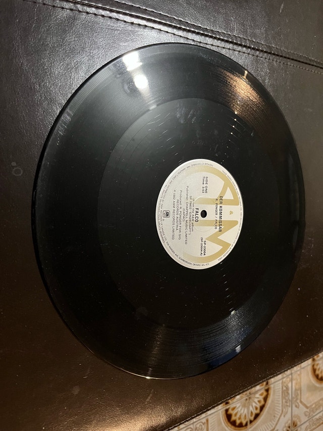 Falco Der Kommissar 7 inch Vinyl - photo 2