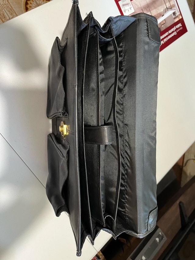 Black leather briefcase, excellent condition - photo 3