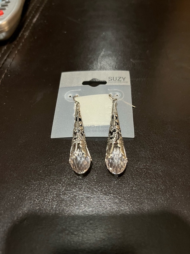 Suzy Shier Earrings