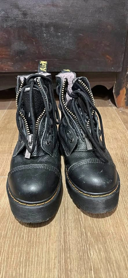 Women’s boots