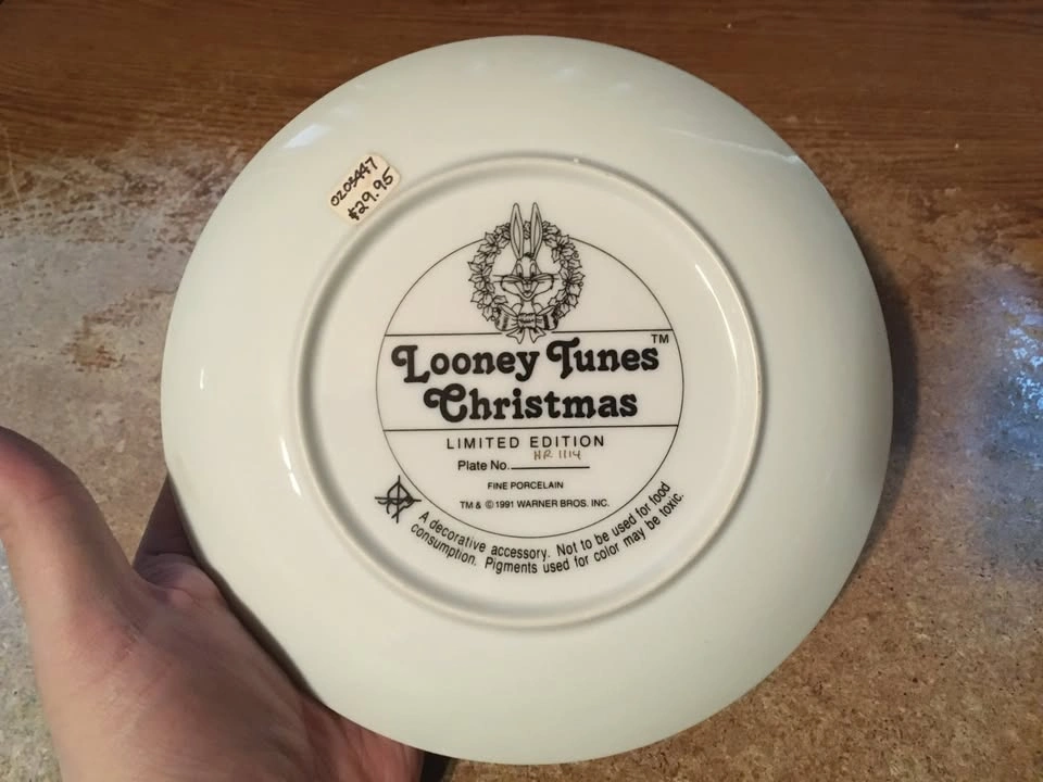 Lot of 2 Looney Tunes Christmas & Mother's Day Plates - photo 3