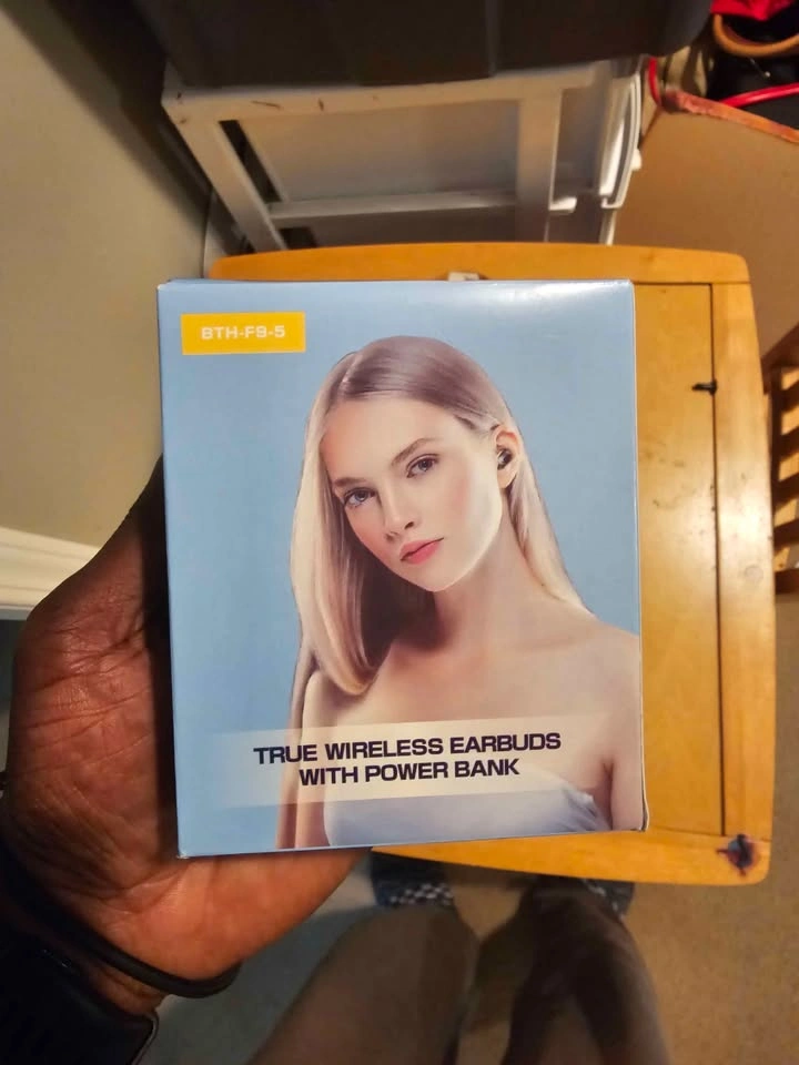 White Wireless Earbuds