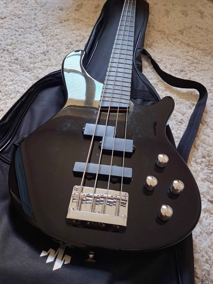 Donner DPJ-100 Electric Bass Guitar - photo 2