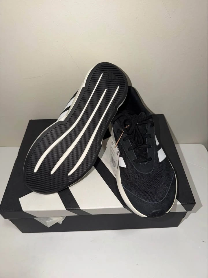 New Adidas Men Running Shoes. Size 10.5 US. Firm price. - photo 5