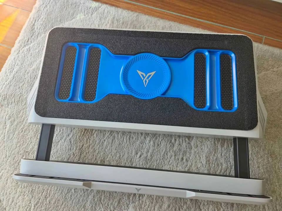 Laptop Cooling Base Flydigi BS1 thumbnail