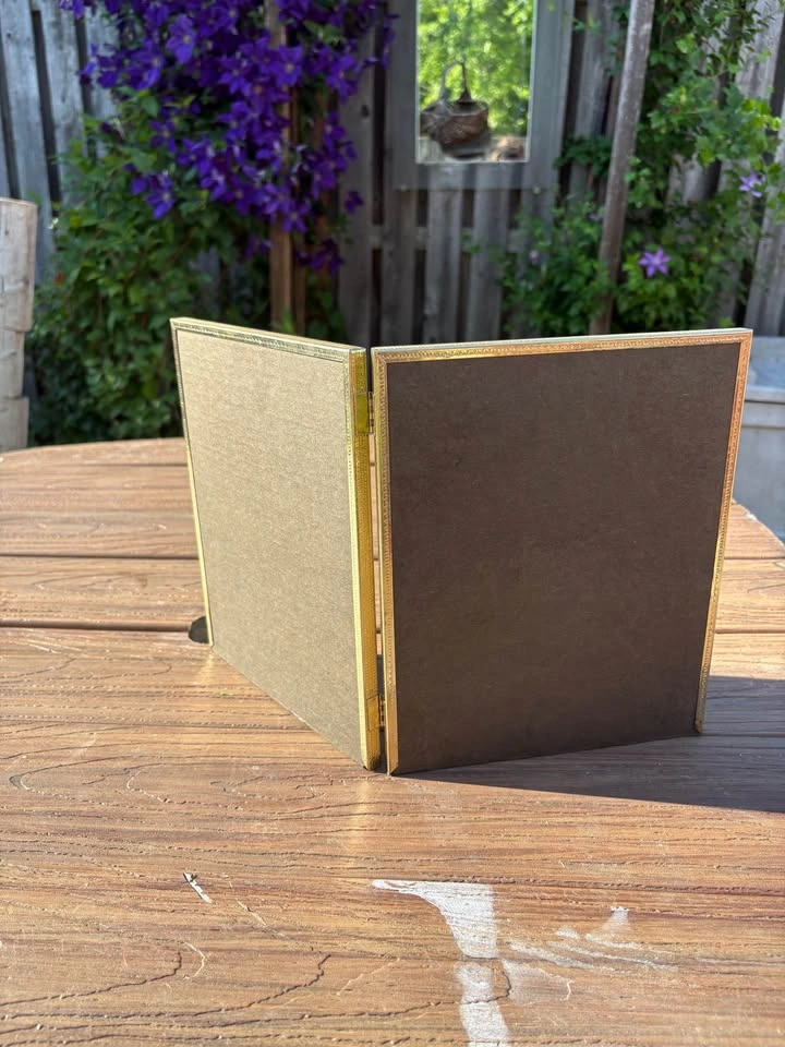 Vintage folding photo frame - photo 2