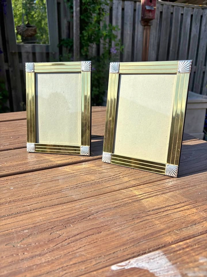 Matching picture frames