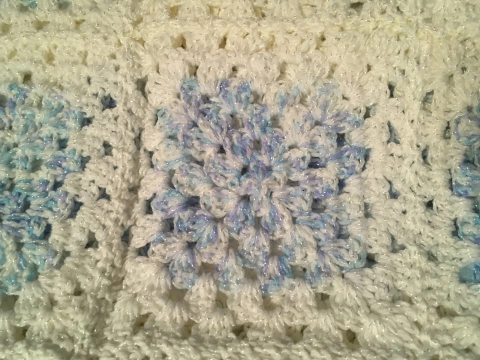 VINTAGE CROCHET BABY BLANKET SNOWFLAKES BLUE WHITE 39 X 35 - photo 4