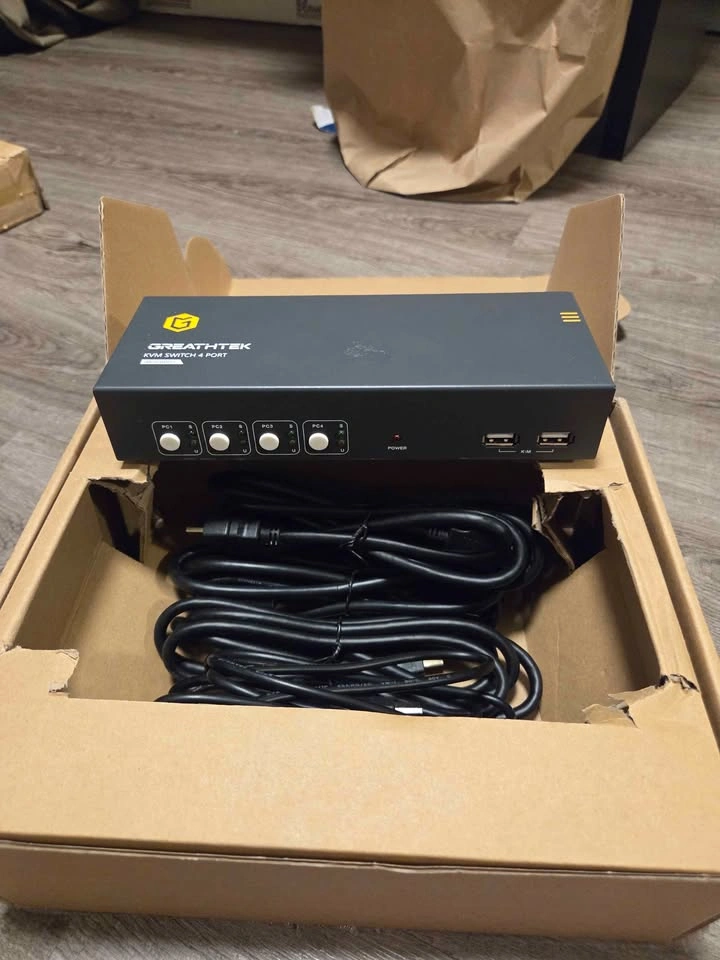 Greathtek KVM switch 4 port - photo 2
