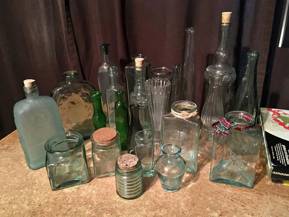 LOT OF 24 DECORATIVE GLASS BOTTLES AND VASES VILLA MASSA