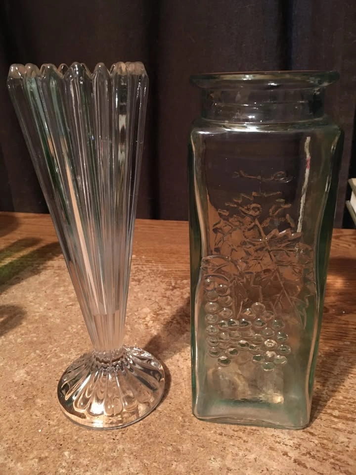 LOT OF 24 DECORATIVE GLASS BOTTLES AND VASES VILLA MASSA - photo 5